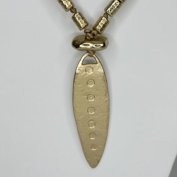 Chico's Beaded Hammered Metal Pendant Gold Tone Necklace ✨ - Picture 5 of 10